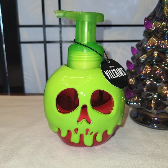 Disney Bath & Body Works Evil Queen Iridescent Poison Apple Refillable Soap Pump - Picture 1 of 4